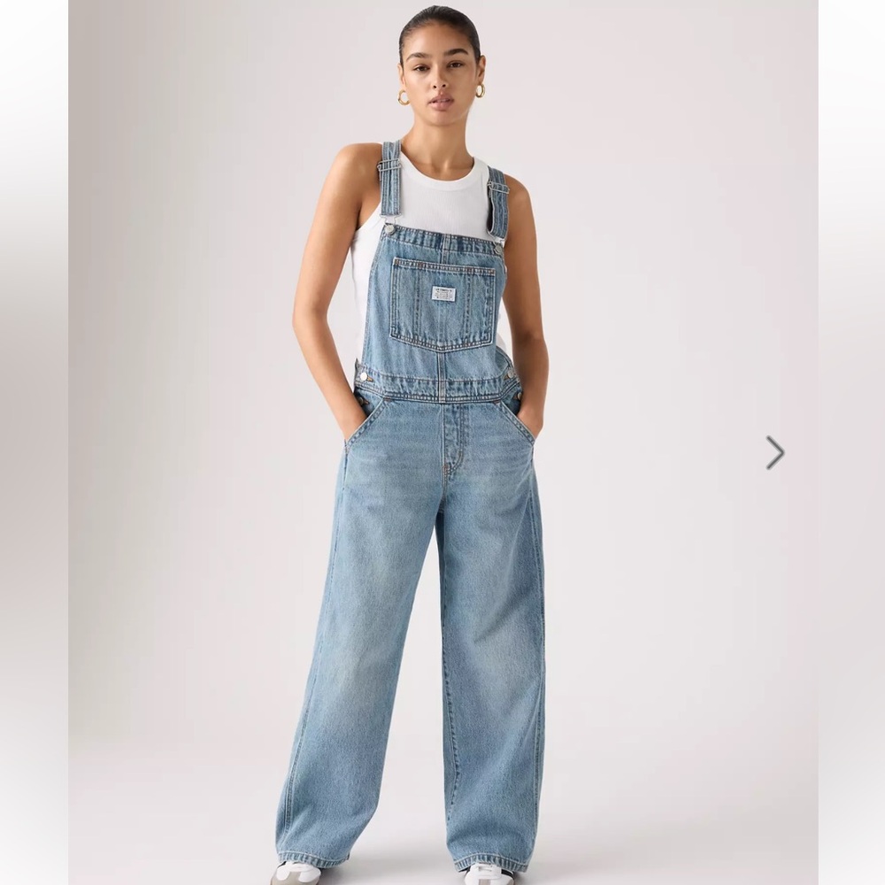 Levi’s Women's Blue Denim Overalls Sz Large